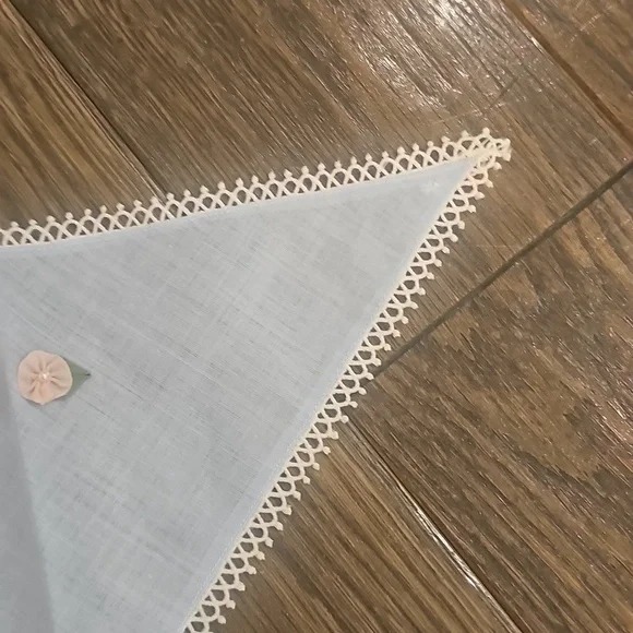 Triangle Scarf - Picture 4 of 6